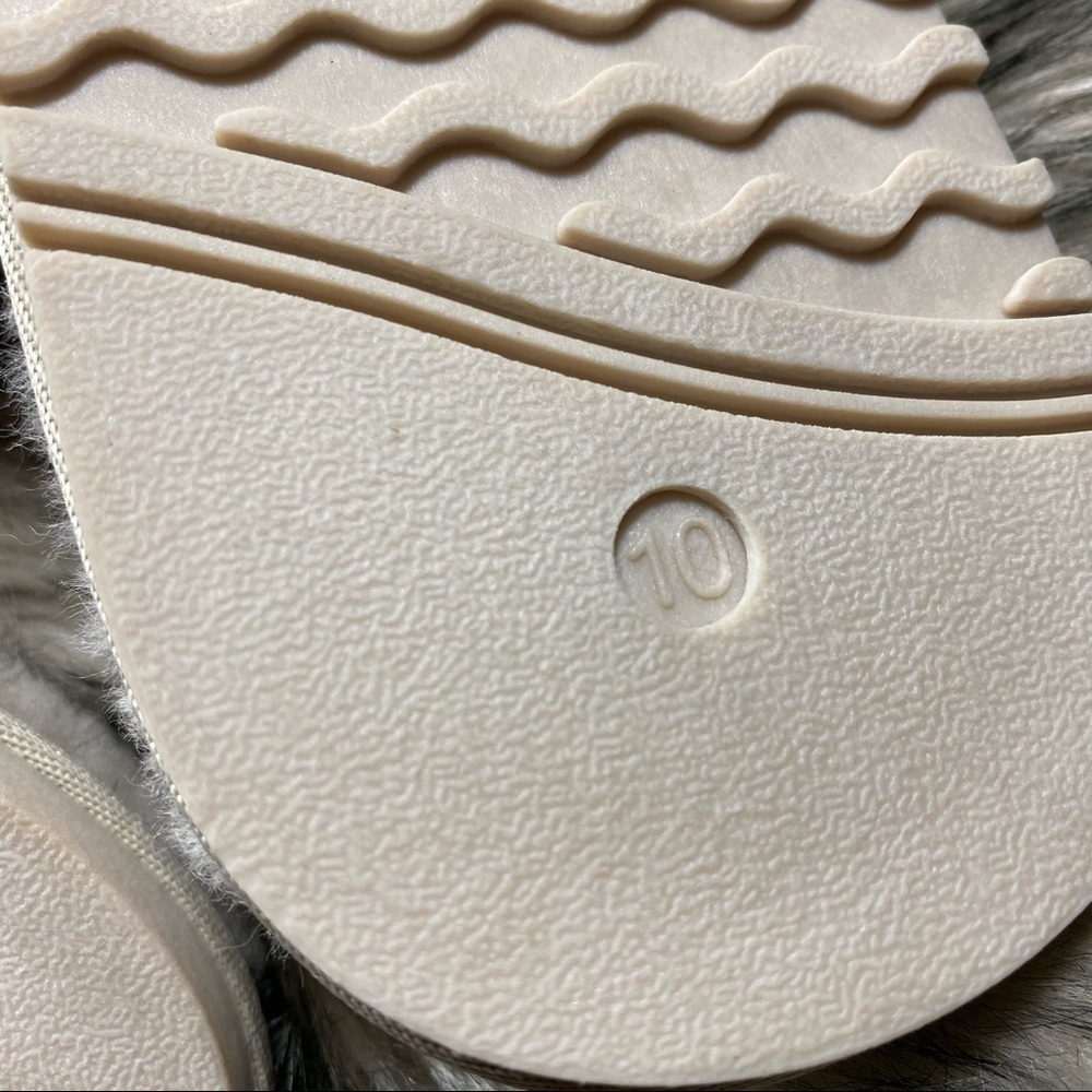 LAMO Sheepskin Alisa Cream Cross Slippers - Picture 9 of 10